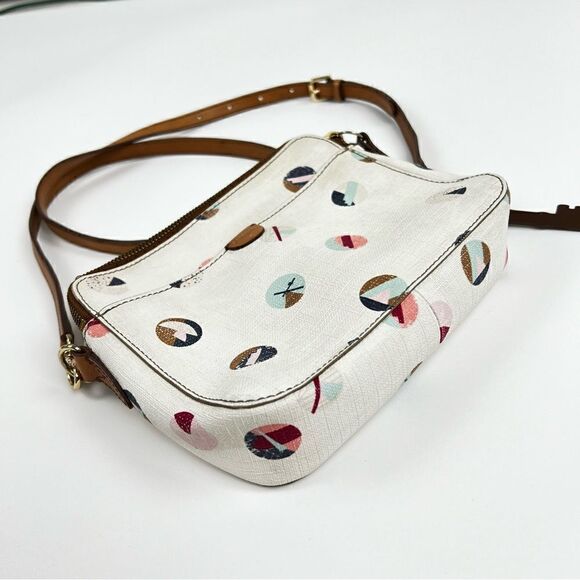 Fun fossil Sydney cross body bag - Picture 6 of 13